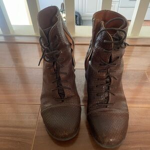Brown leather Lace-Up Ankle Boots